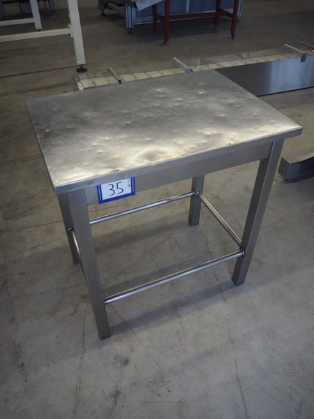 Mesa auxiliar de Acero inoxidable reforzada.